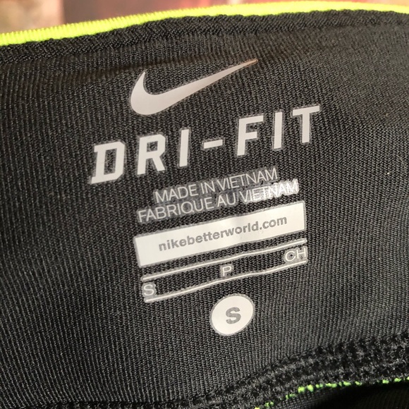 Nike Dri-Fit women’s capris - Picture 6 of 7